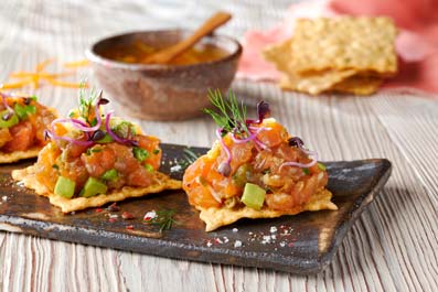 Tartar de salmón fresco y ahumado con aguacate