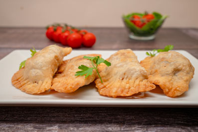 Empanadillas crujientes rellenas de costilla de cerdo barbacoa bonÀrea