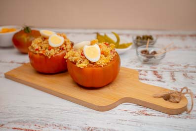 Tomate relleno de tabulé oriental bonÀrea