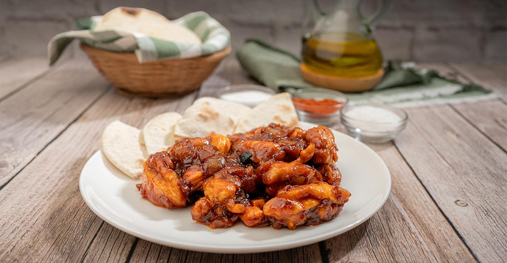 Pan de pita con pollo agridulce